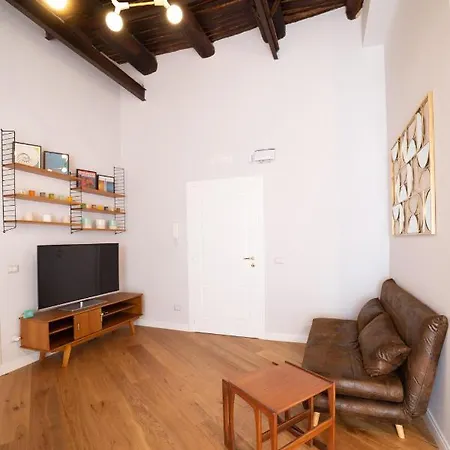 Design Apartment Next Sorbillo On Tribunali St By Houseinnaples Exterior photo