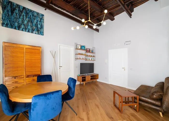 Design Apartment Next Sorbillo On Tribunali St By Houseinnaples