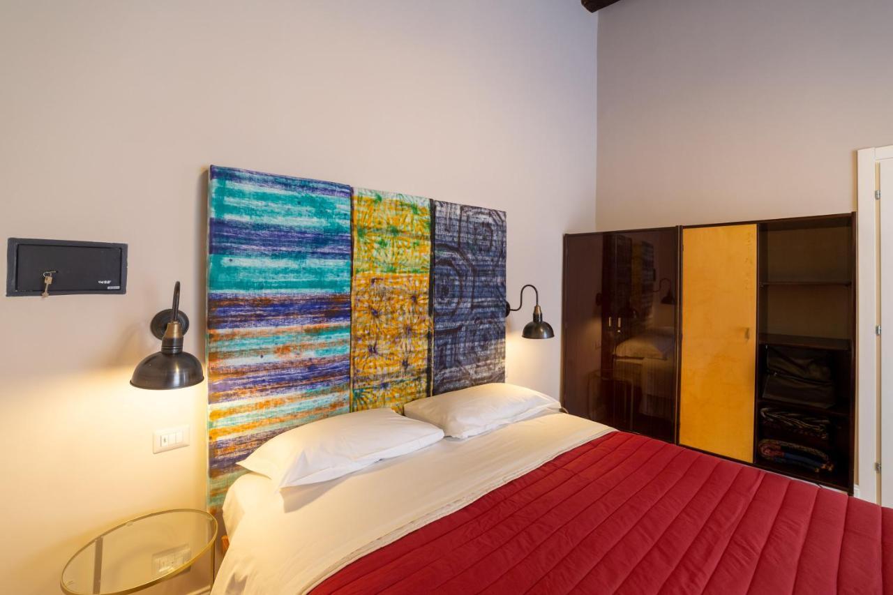 Design Next Sorbillo On Tribunali St By Houseinnaples Nápoles