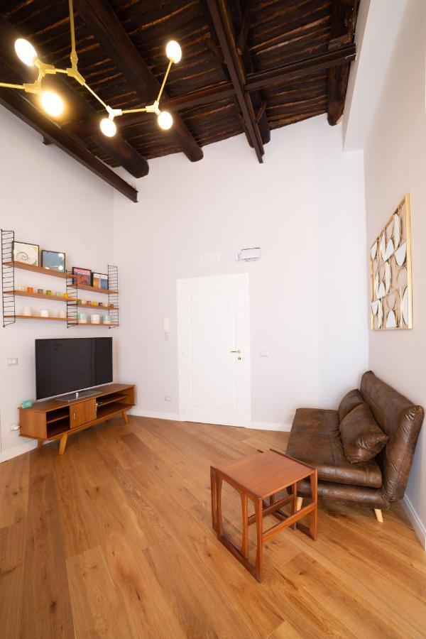 Apartamento Design Next Sorbillo On Tribunali St By Houseinnaples *